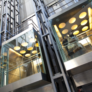 Asservissement pour ascenseur